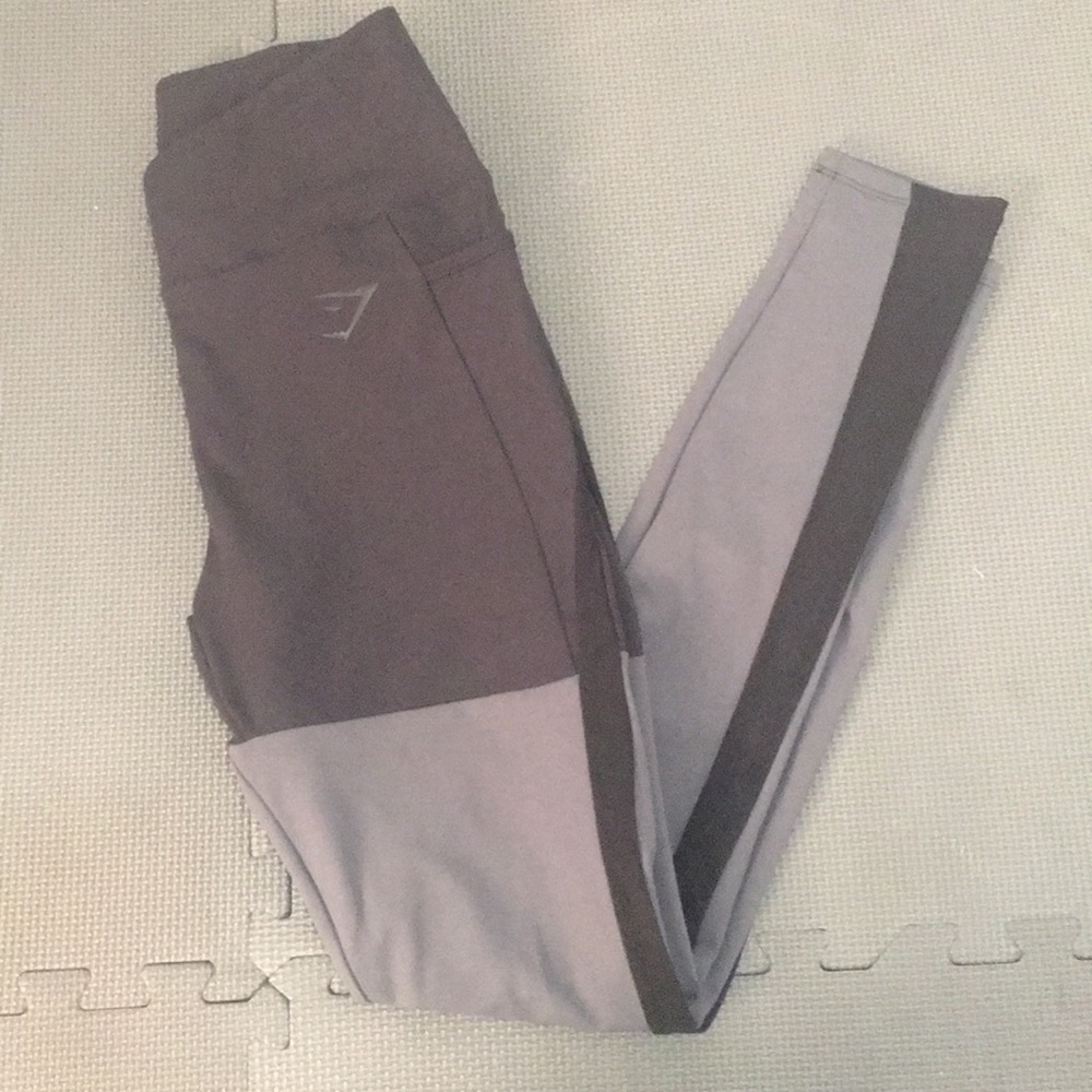 👉🏻RESERVED👈🏻 Nikki B Dynamic leggings S
